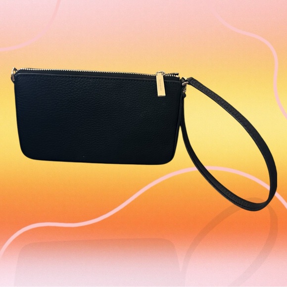 Kate Spade Convertible Bag to Wristlet Black Pebbled Leather. - Picture 4 of 13